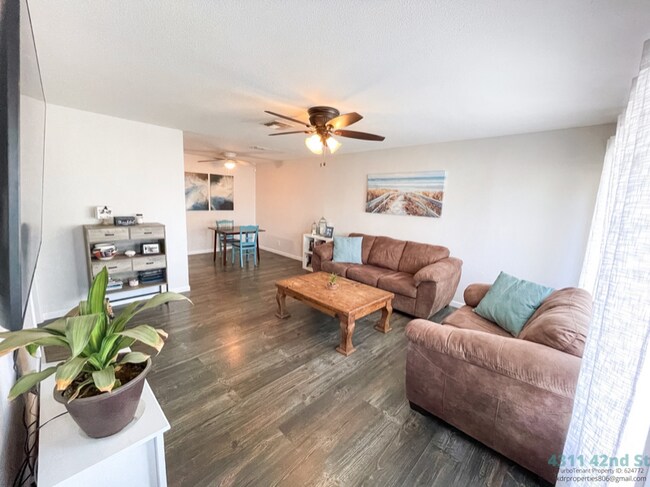 Foto del edificio - 4311 42nd St