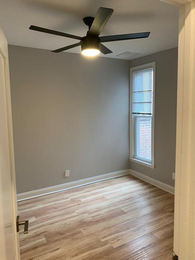 Foto del edificio - 406 W Walnut Ln