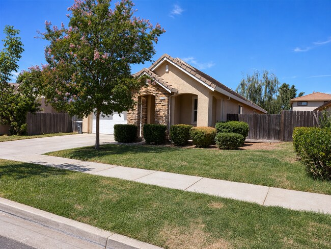 Building Photo - 523 Beckman Way