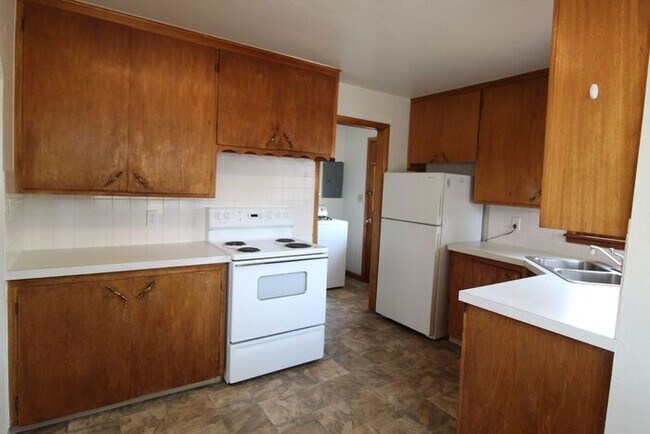 Building Photo - Nice Duplex