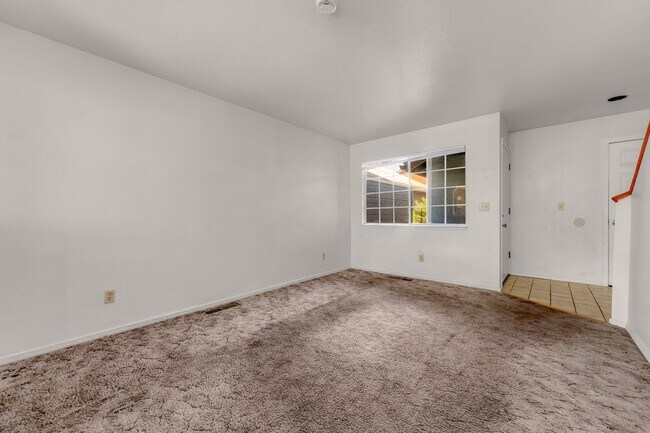 Foto del edificio - One car garage Townhouse