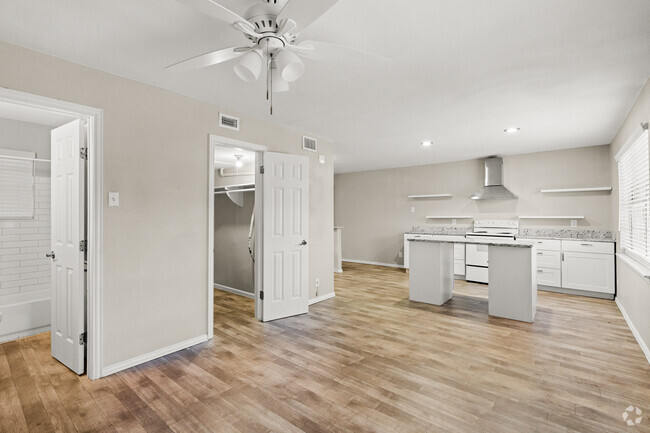 Interior Photo - Heatherway Apartments