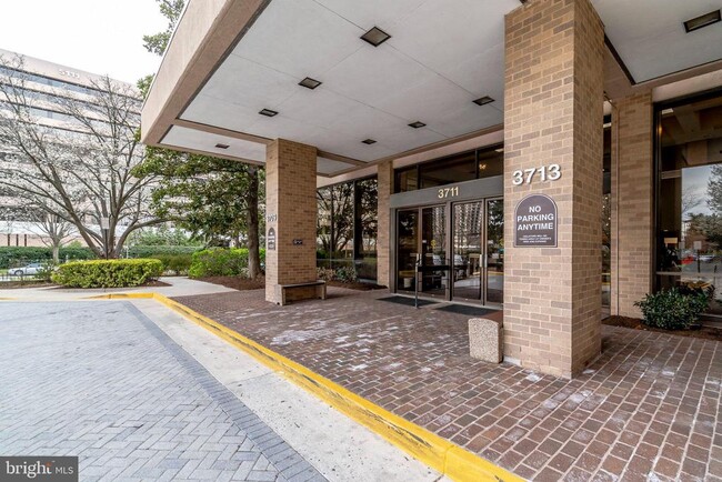Foto del edificio - 3713 S George Mason Dr