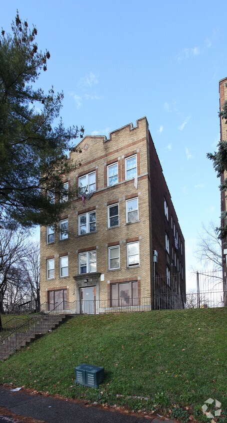 Primary Photo - Windsor on Main