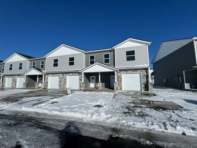 Building Photo - Brand New & Modern 2-Story Town Home for R...