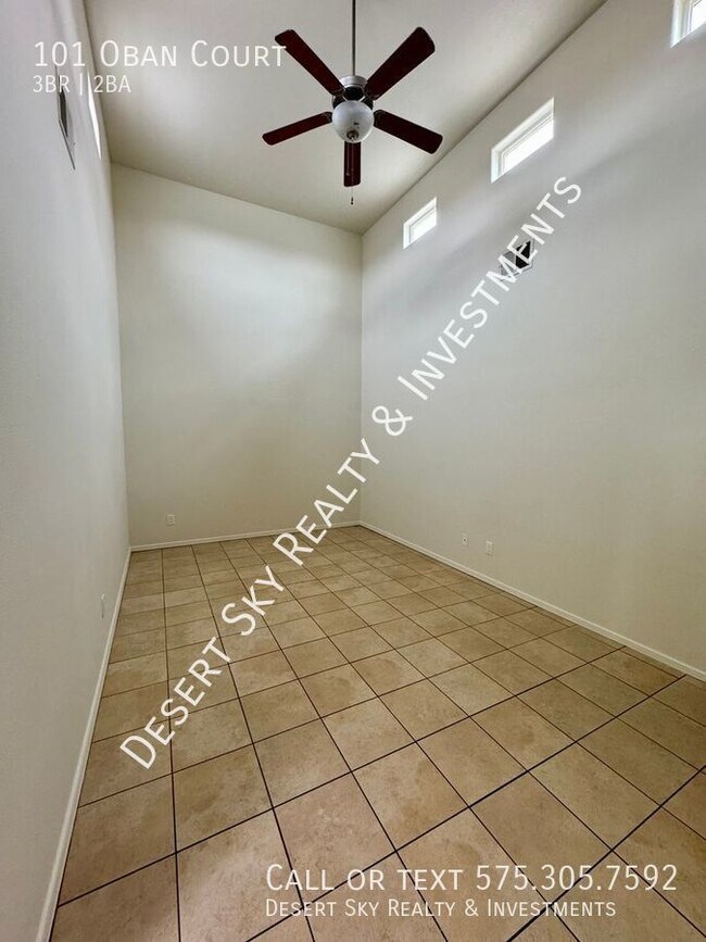 Building Photo - 3 Bedroom 2 Bathroom Townhome