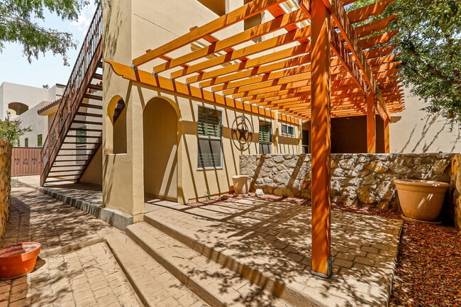 Building Photo - 6350 Escondido Dr