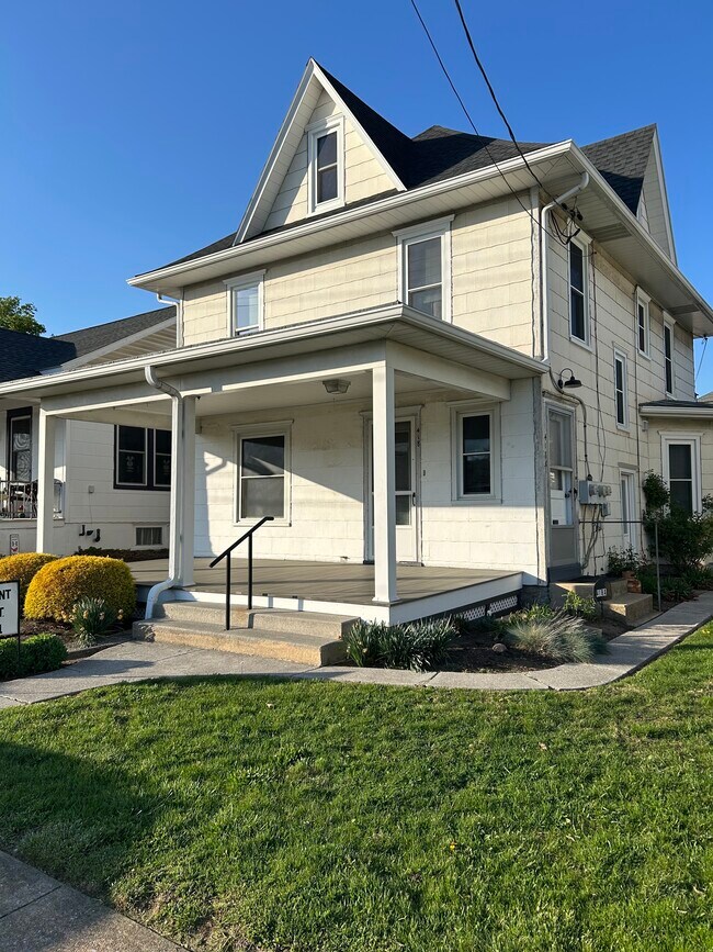 Building Photo - 418 S Railroad St