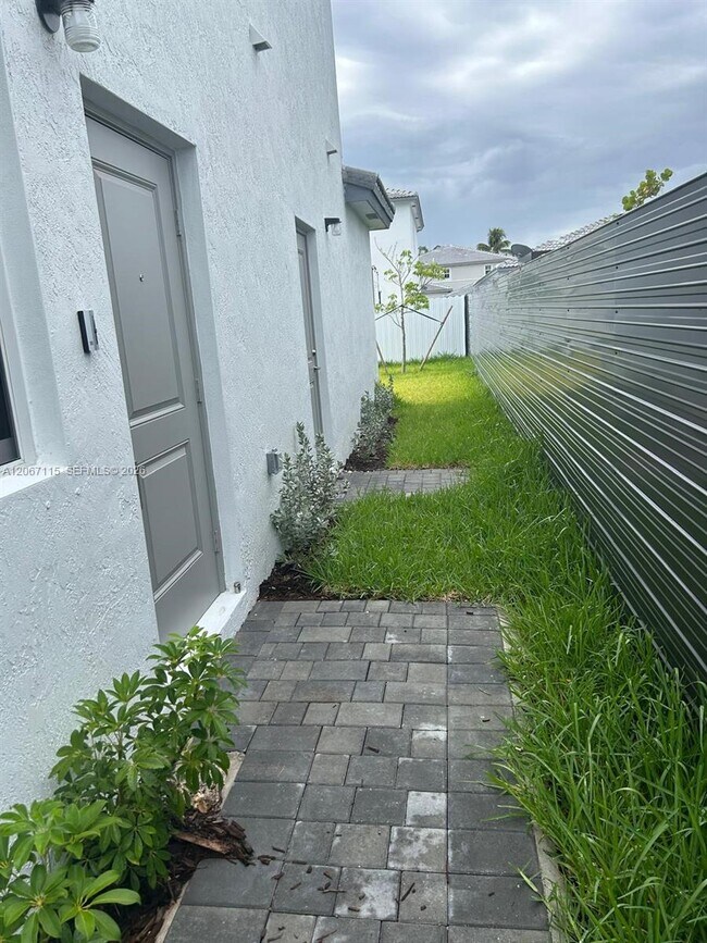 Foto del edificio - 14806 SW 163rd St