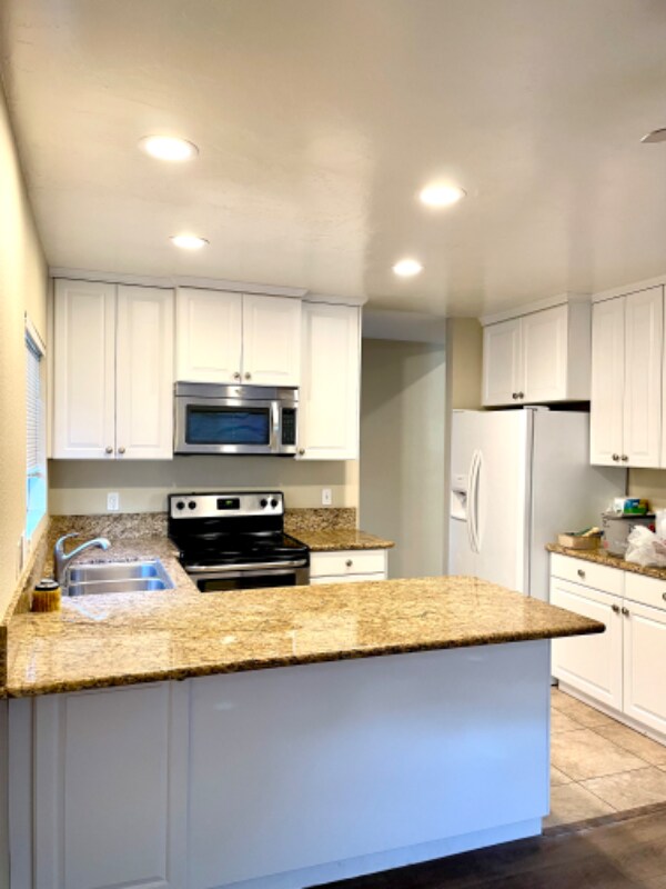 Building Photo - 5472 Adobe Falls Rd