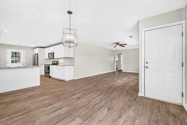 Foto del edificio - Move-In Ready Home in Hanahan
