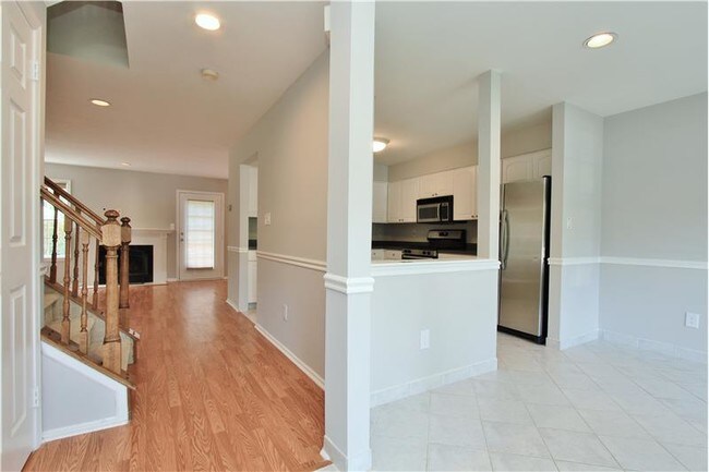 Building Photo - 214 Paddington Ct