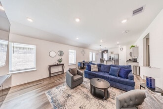 Building Photo - 6055 Diamond Vis Ct