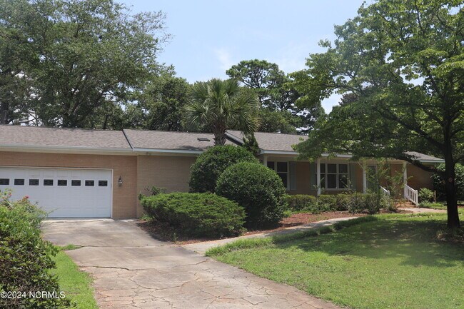 Building Photo - 207 Gemini Ct