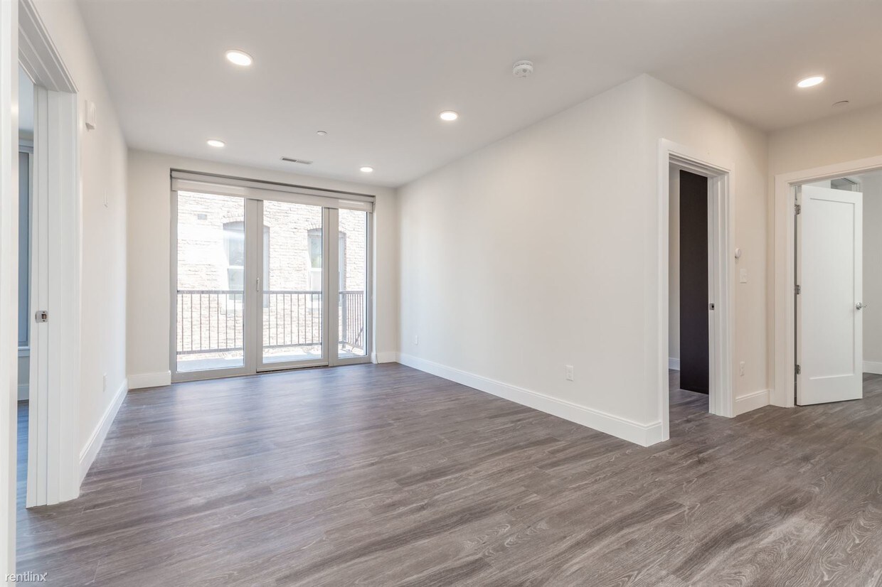 3 br, 2 bath - 1065 Tremont St # 506 - 3 br, 2 bath  - 1065 Tremont St # 506