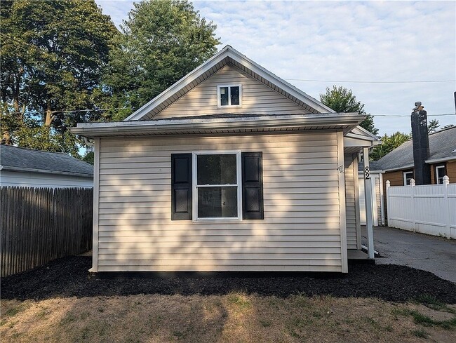 Building Photo - 82 Cragg Rd