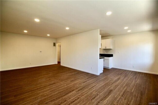 Building Photo - 6140 Whitsett Ave