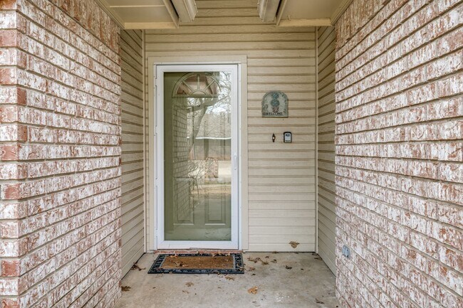 Building Photo - 2508 Oak Park Dr