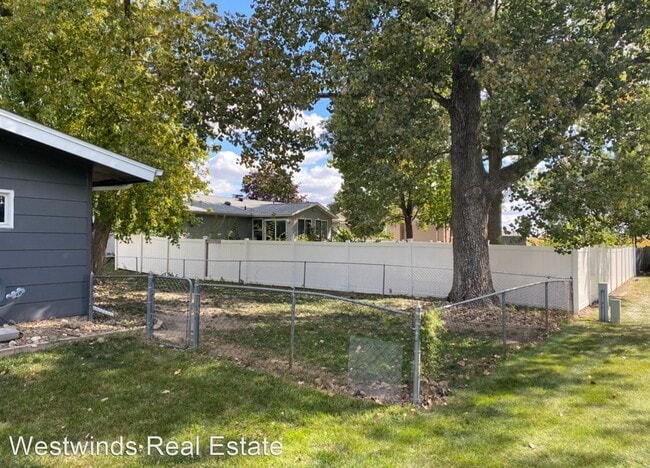 Foto del edificio - 5 br, 2 bath House - 575 Juniper Street