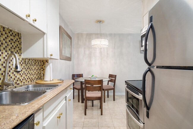 Photo du bâtiment - 2040 Cornwall Ave