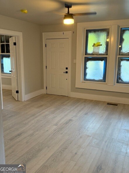 Foto del edificio - 1053 Metropolitan Pkwy SW