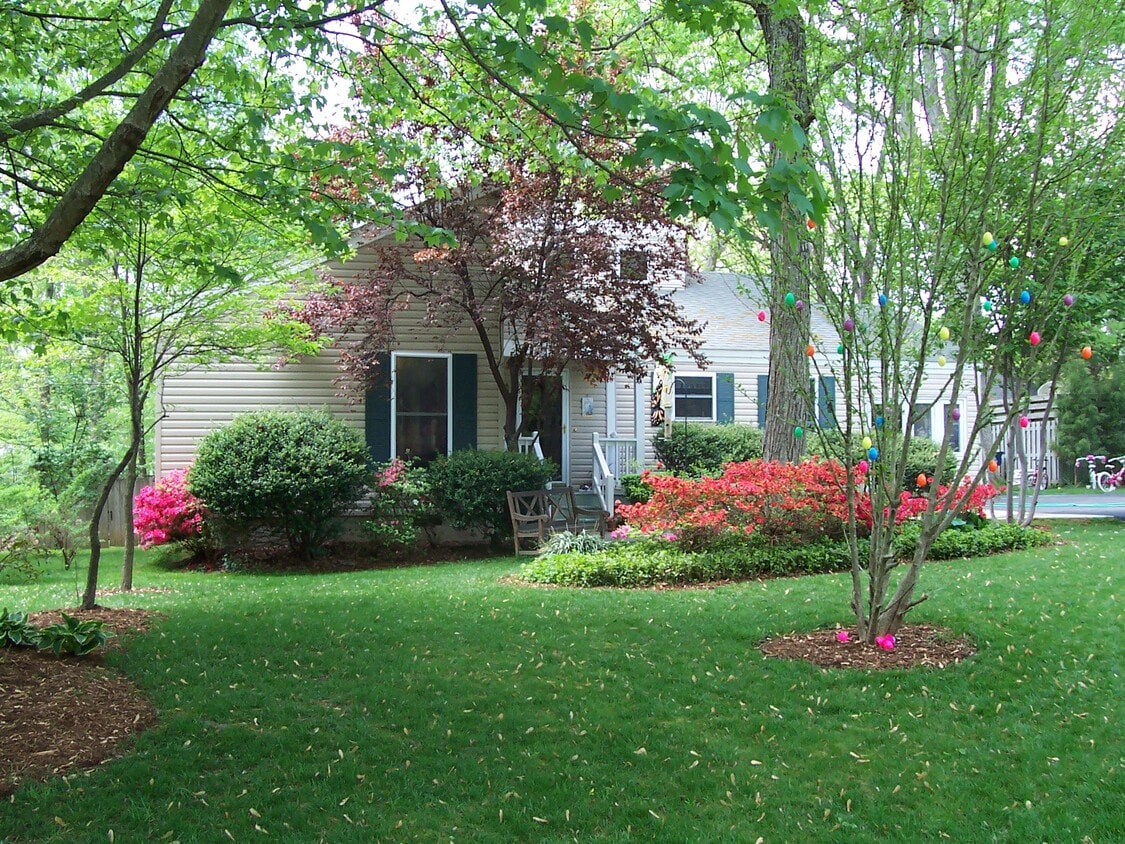 Primary Photo - 1608 Headwaters Rd