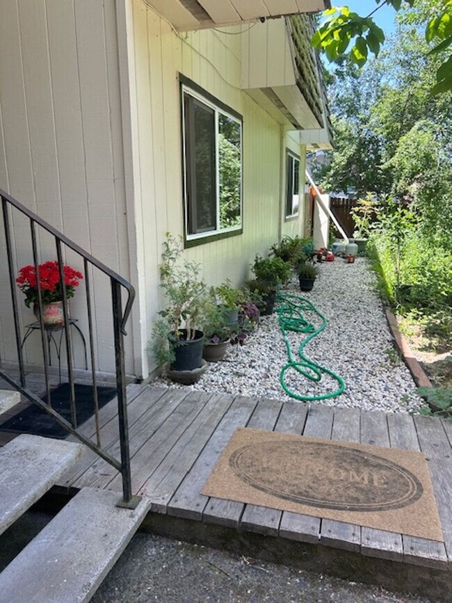 Foto del edificio - 8444 Hidden Lake Rd