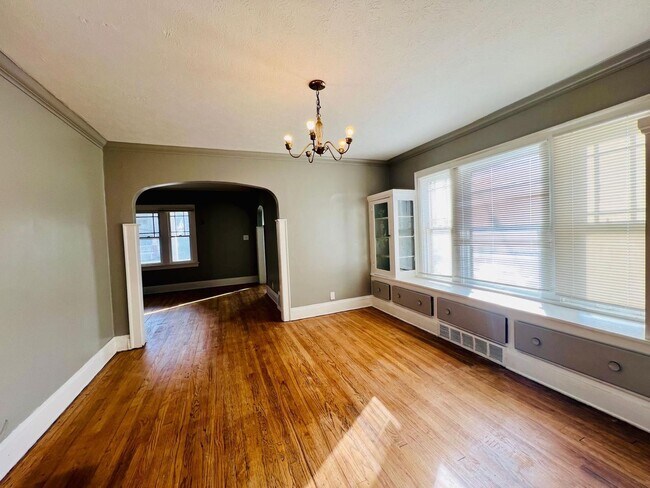 Foto del edificio - 3542 W 119th St