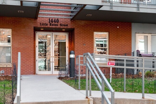 Foto del edificio - 1440 Little Raven St