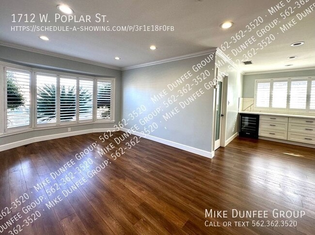 Building Photo - Impressive 4 Bedroom, 2-bath Single Family...