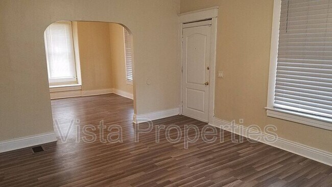 Foto del edificio - 660 S 36th St