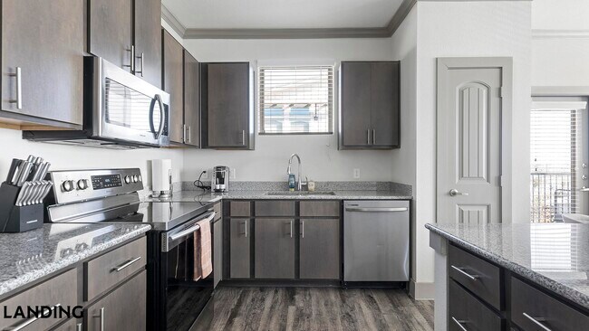 Building Photo - 12500 Shadowglen Trce