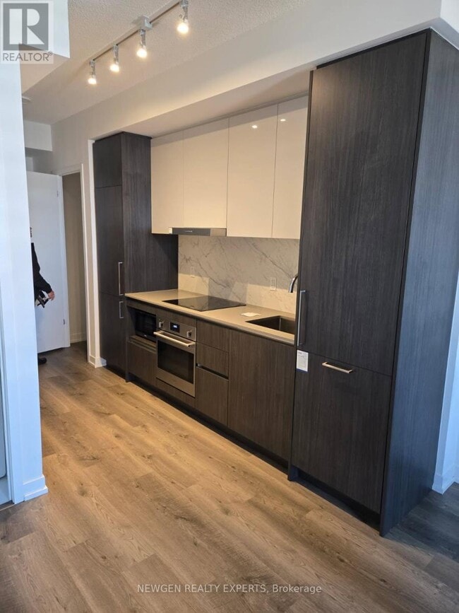 Building Photo - 195 Commerce St