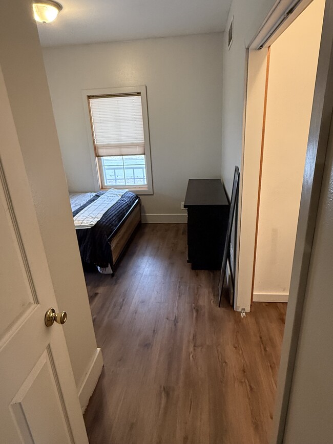 Building Photo - 306 D Ave