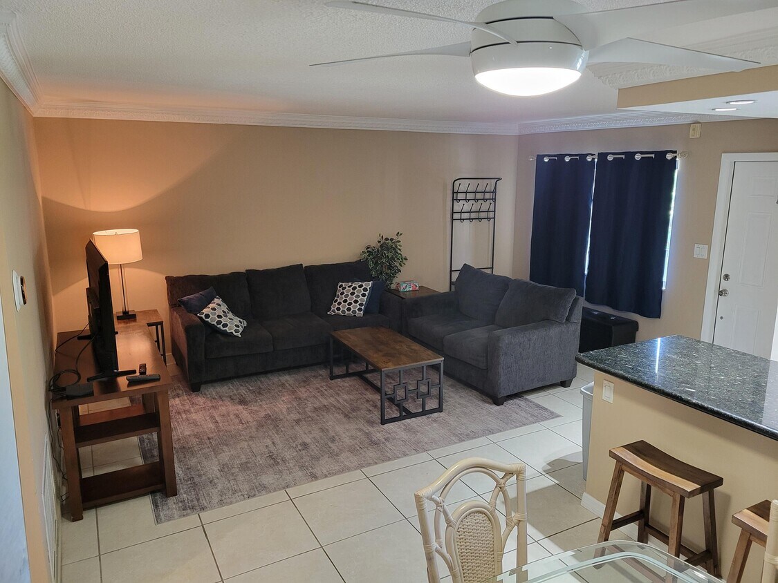 Foto principal - 2871 N Ocean Blvd
