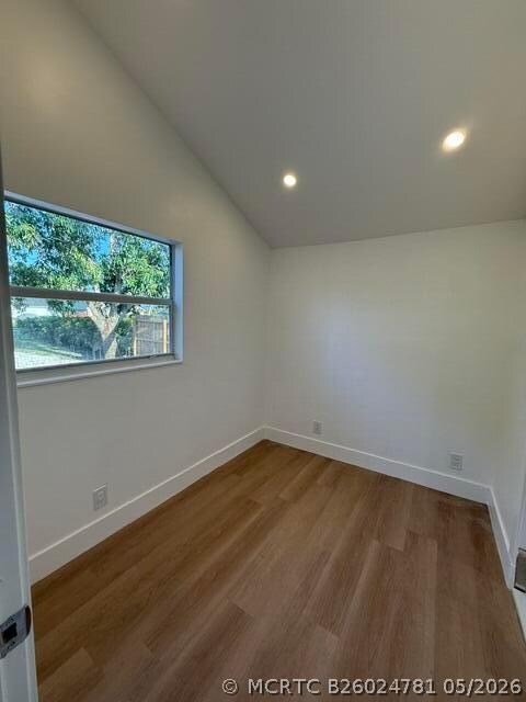 Building Photo - 409 Perry Ave