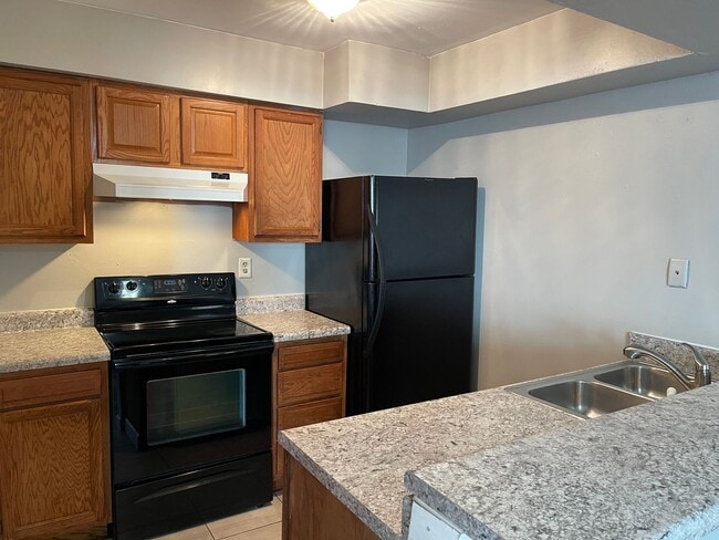 Building Photo - First Floor Condo in Timberlake