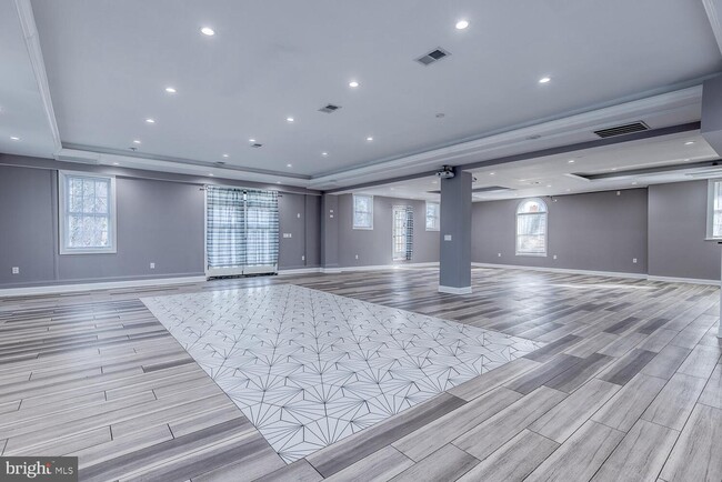 Foto del edificio - 6901 Livingston Rd