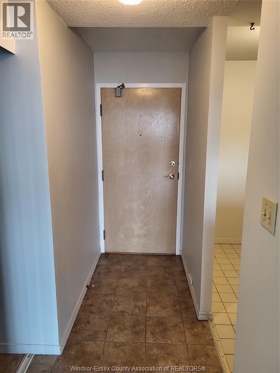 Building Photo - 515 Riverside Dr W