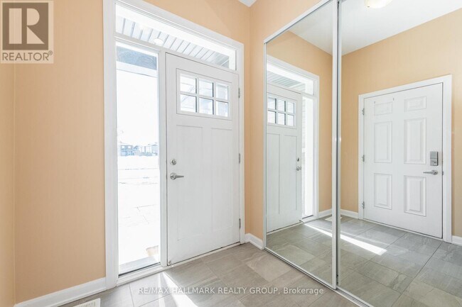 Photo du bâtiment - 545 Décoeur Dr.