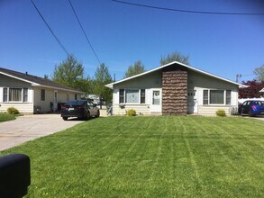 Building Photo - 2314 Midland Dr