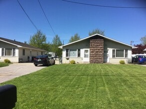 Building Photo - 2314 Midland Dr