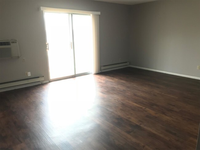 Building Photo - 809 E Cavour Ave