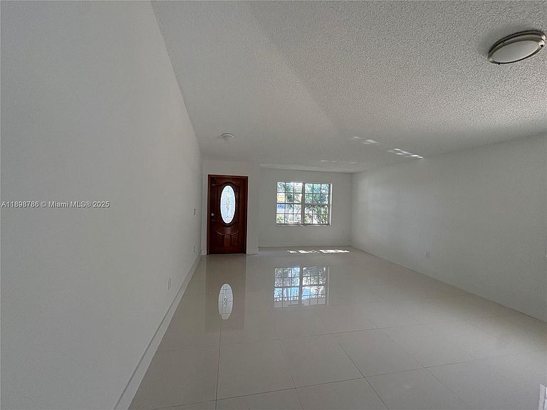 Foto del edificio - 14845 SW 36th Ter