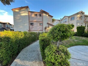 Building Photo - 1006 Arcadia Ave