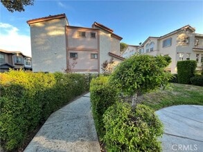 Building Photo - 1006 Arcadia Ave