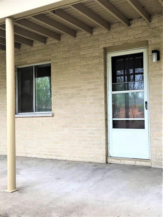 Building Photo - 32 Heritage Cir