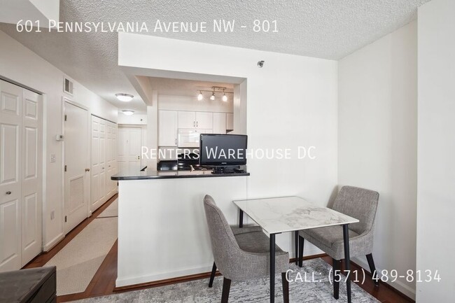 Building Photo - Stylish 8th-Floor Furnished Studio in Penn...