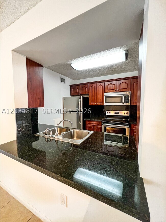 Foto del edificio - 9767 NW 46th Terrace