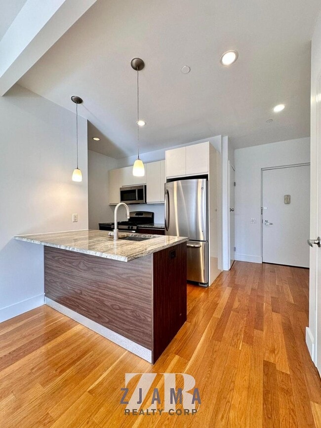 Building Photo - 836 Bergen St